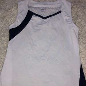 Super cute tennis shirt white and navy